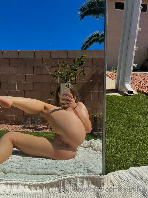 Minilillyxx / Minililly Nude Leaked Onlyfans Photo Minilillyxx / Minililly Nude Leaked Onlyfans Photo