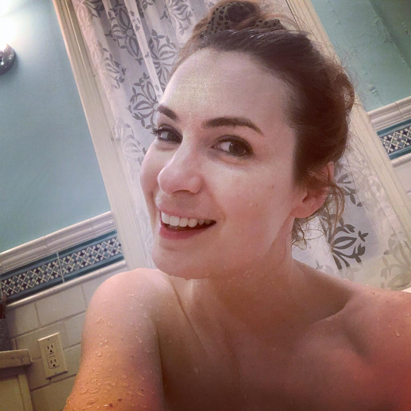 Felicia Day Leaked Photo 532618 - Fapello.su