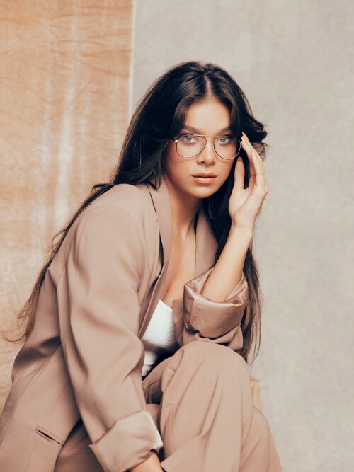 201013837_hailee-steinfeld-5.md.jpg