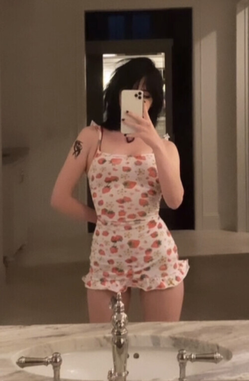 ItsNotDatSrs | Notdatsrs | liz | lilredvlvt Nude Leaked Onlyfans Photo ItsNotDatSrs | Notdatsrs | liz | lilredvlvt Nude Leaked Onlyfans Photo