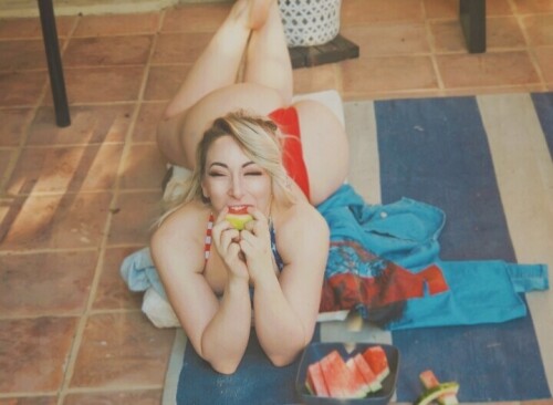 Itsrainingneon Nude Leaked Onlyfans Photo