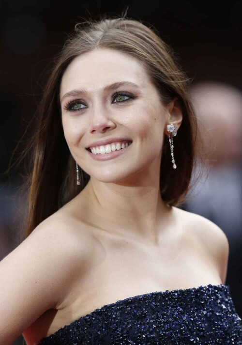 elizabeth-olsen-godzilla-premiere-in-london_25.md.jpg