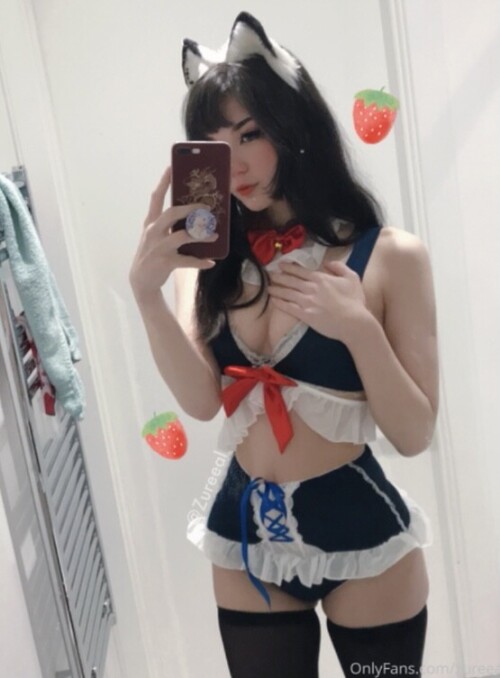 Zureeal Nude Leaked Onlyfans Photo