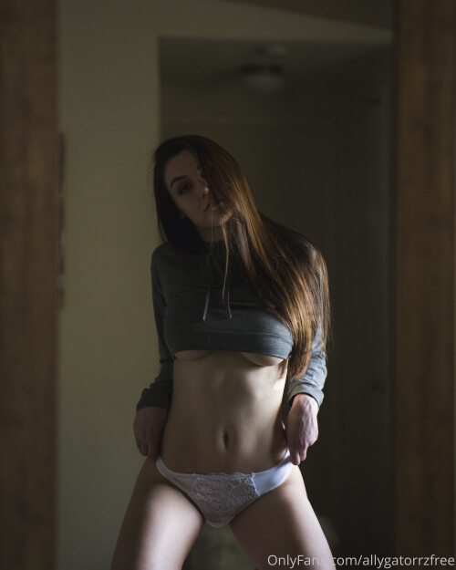 Ally Hardesty | allygatorrz Nude Leaked Onlyfans Photo Ally Hardesty | allygatorrz Nude Leaked Onlyfans Photo