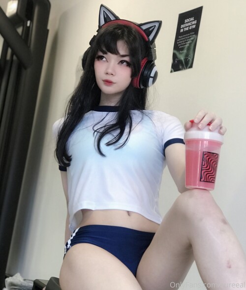 Zureeal Nude Leaked Onlyfans Photo