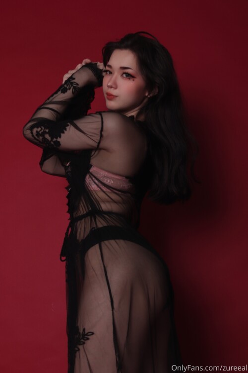 Zureeal Nude Leaked Onlyfans Photo