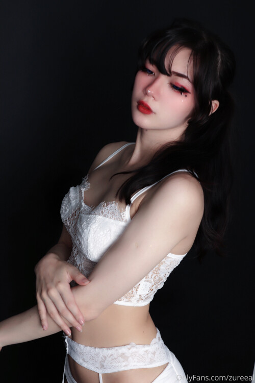 Zureeal Nude Leaked Onlyfans Photo