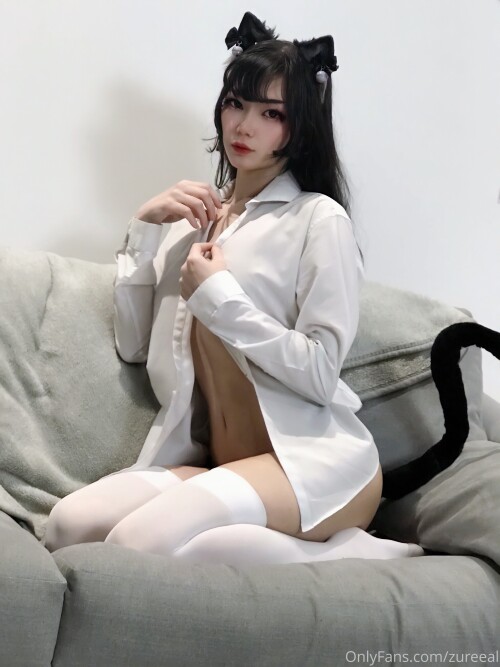 Zureeal Nude Leaked Onlyfans Photo