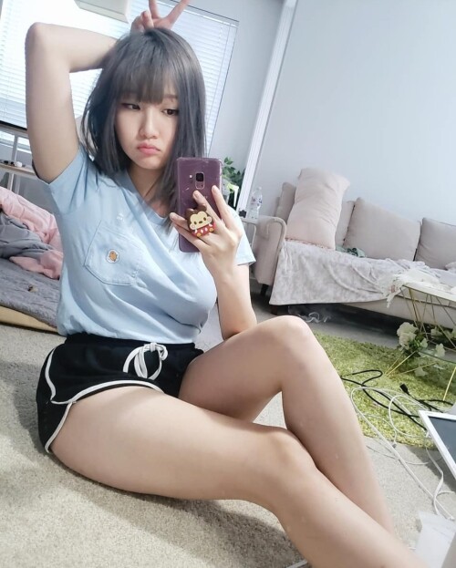 D9jZslMUIAEiKzh.md.jpg