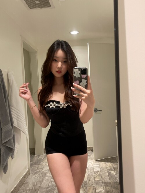FFz4HtZUYAQ4aty.md.jpg