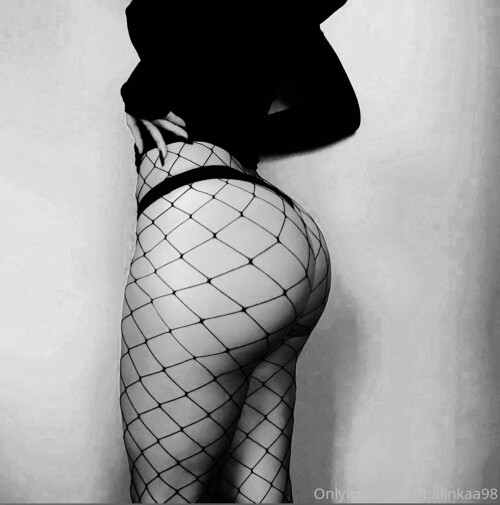 malinkaa98 | alinka_mezh Nude Leaked Onlyfans Photo