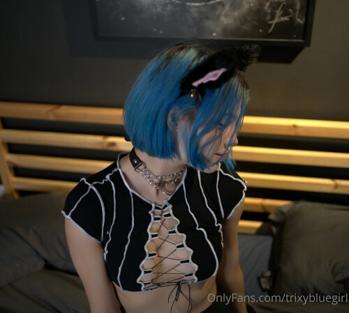 OnlyFansTrixy-BlueSet-03-Image-03.jpg