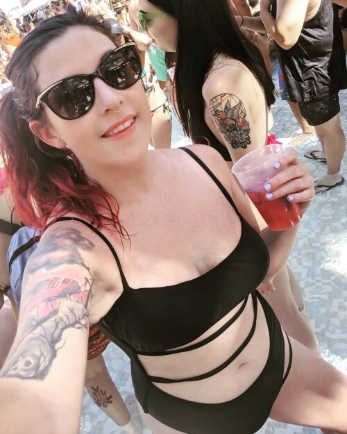 Renee-775d224287bc7a5d8.md.jpg