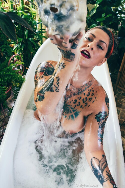 Danielle Colby Nude Leaked Onlyfans Photo Danielle Colby Nude Leaked Onlyfans Photo