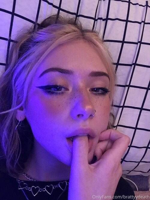 brattydeath2.0 | brattyydeath | brattydeath | cherry_grl Nude Leaked Onlyfans Photo