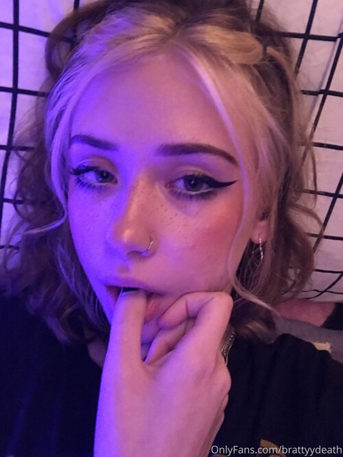 brattydeath2.0 | brattyydeath | brattydeath | cherry_grl Nude Leaked Onlyfans Photo