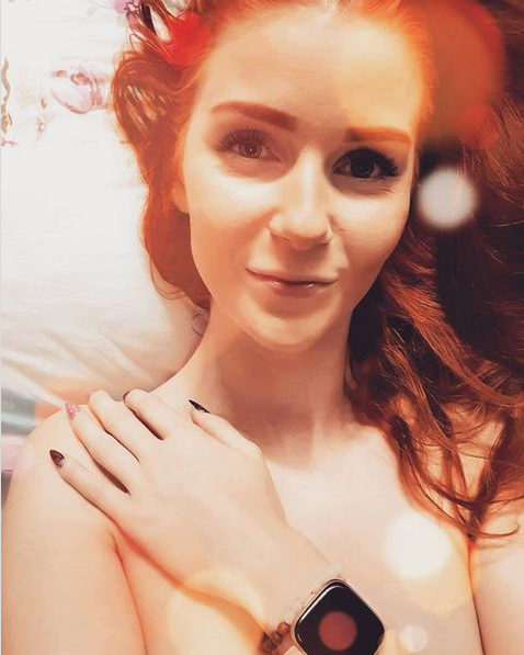 Screenshot-2022-03-14-at-23-57-47-Little-Bee-on-Instagram--instagirl-redhead-redhairgingergirl-smile-happyday-selfie-photooftheday-selfie-photopositivevibes-happymood-longhair.png