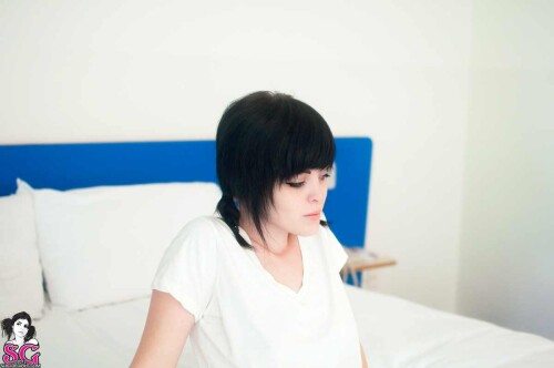 Suicidegirls-Muerta---Bedroom-Blues-002.jpg