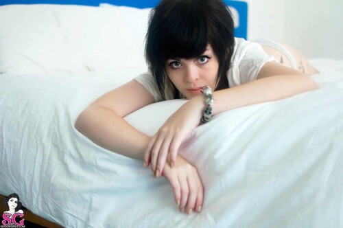 Suicidegirls-Muerta---Bedroom-Blues-007.jpg