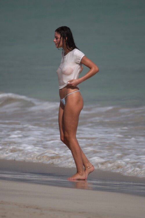 Alejandra-Guilmant-Shooting-in-Miami-Beach-for-the-2017-Wurth-Calendar-Jan-25-2016-14.jpg