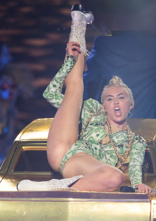 miley_cyrus_406.md.jpg