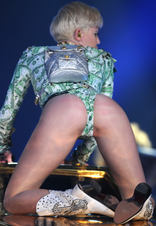 miley_cyrus_604.md.jpg