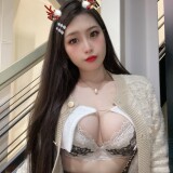 model profile picture