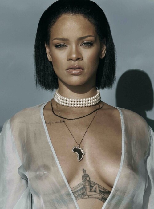 204960427_rihanna-needed-me-stills-cgf0wziukaalare.md.jpg