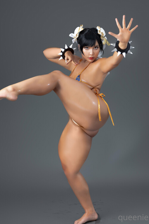 21_QUEENIE_CHUPPY_Chun_Li_Bikini_21.md.jpg