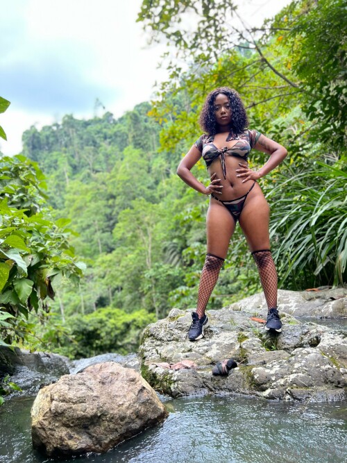 Yuni Nicolee Nude Leaked Onlyfans Photo