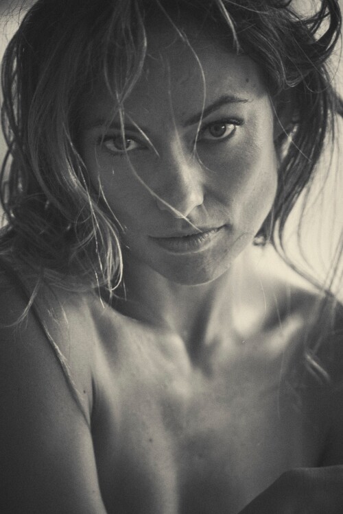 241198836_olivia-wilde-2021-oct-true-botanicals-01.md.jpg