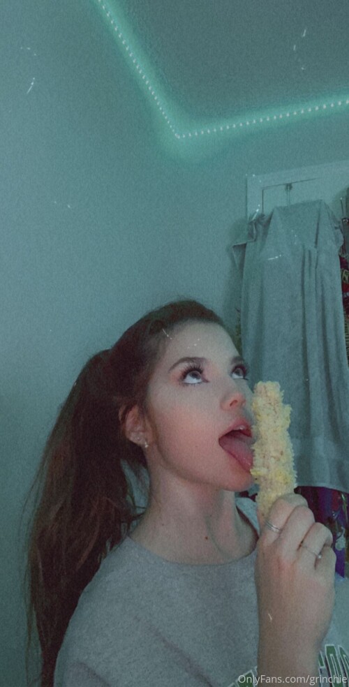 Grinchie/puppiwii Nude Leaked Onlyfans Photo Grinchie/puppiwii Nude Leaked Onlyfans Photo