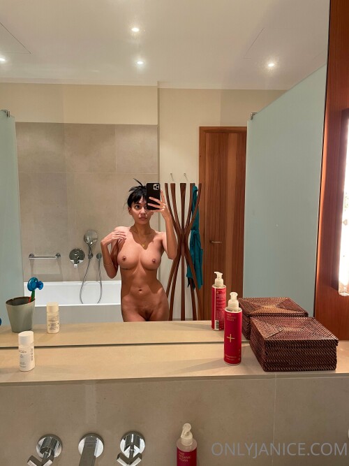 Janice Griffith Nude Leaked Onlyfans Photo