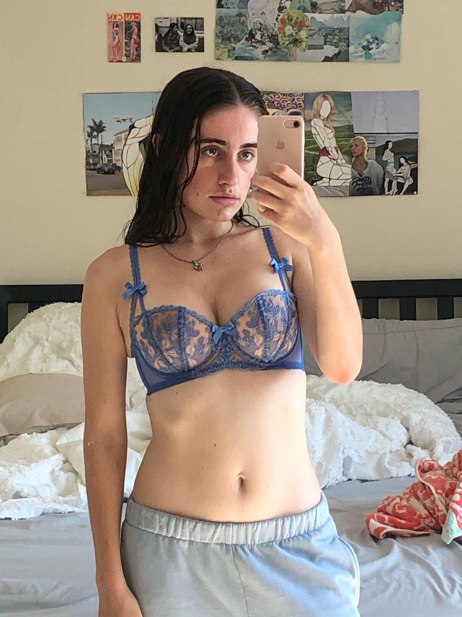 Rachel Anne Sennott Leaked Photo 551687 - Fapello.su
