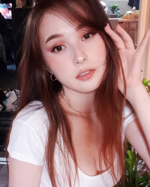 4rwj7zgt7rb61.md.jpg