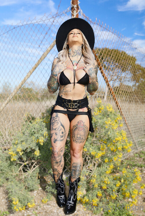 Kinessa Johnson / madaamhuntress Nude Leaked Onlyfans Photo Kinessa Johnson / madaamhuntress Nude Leaked Onlyfans Photo