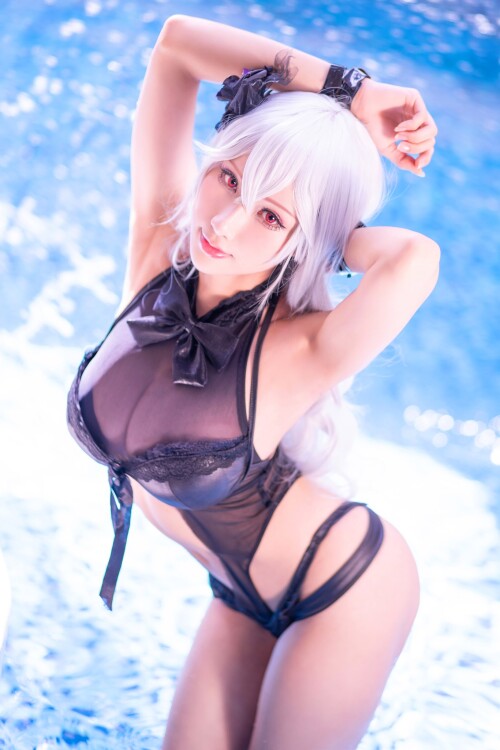 HaneAme--2-11-Graf-Zeppelin---Beachside-Urd-facebook.com-haneamecosplay-Oct-15-2019-2.md.jpg