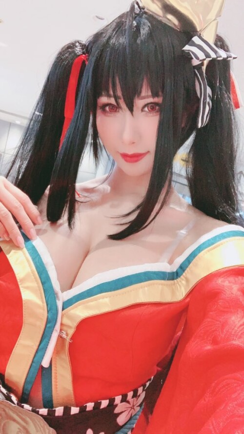 HaneAme--as-Taihou-selfies-1-exhentai.org-Sword-Maiden-Cosplay-by-HaneAme-photo_74429-12-2019_20-31-42ed1051a3dcfc7a26.md.jpg