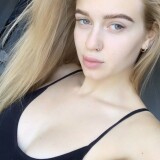 model profile picture