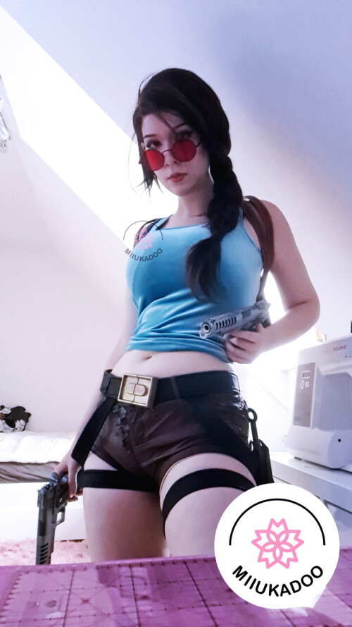 Lara_Croft-10.md.jpg