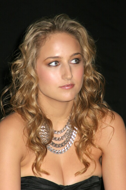 Leelee-Sobieski-62679295993292953875.jpg