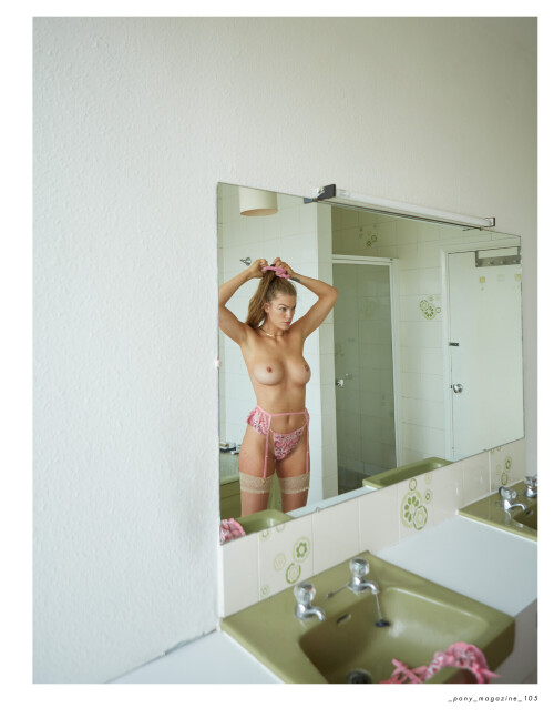 MCG-PonyMagazineIssue-06Image-105.jpg