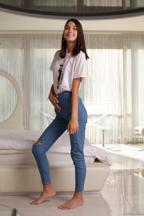 MarvelCharm_Vanessa-Casual-004.jpg