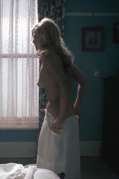 Rosamund-Pike-646350230_vlcsnap_2013_02_23_20h10m57s82_123_656lo.jpg