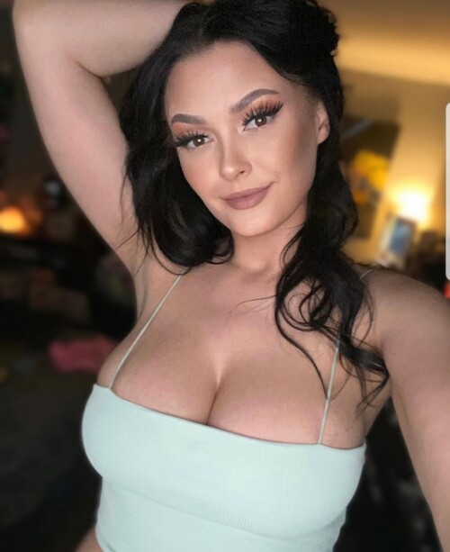 Michelleyroo Photo 1