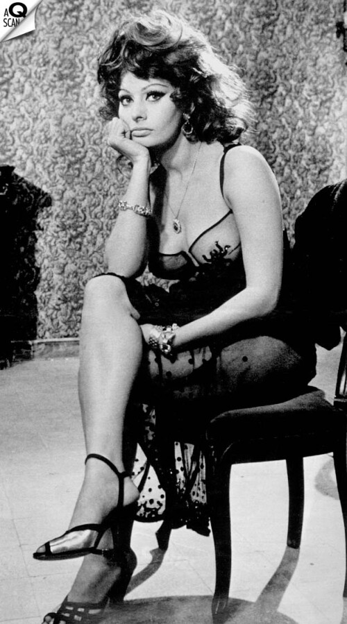 Sophia-Loren-137_123_419lo.jpg