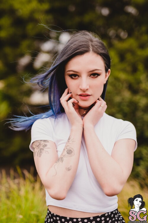 SuicideGirls-Dainty---Slutgarden-01.jpg