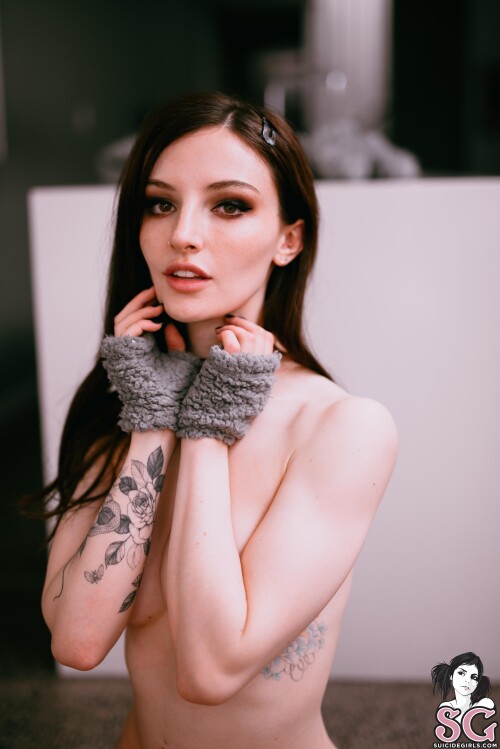 SuicideGirls-Dainty---Wanna-Cuddle-44.jpg