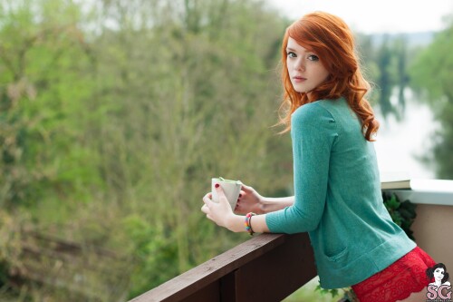 SuicideGirls-Lass---Waiting-For-The-Sun-02.jpg