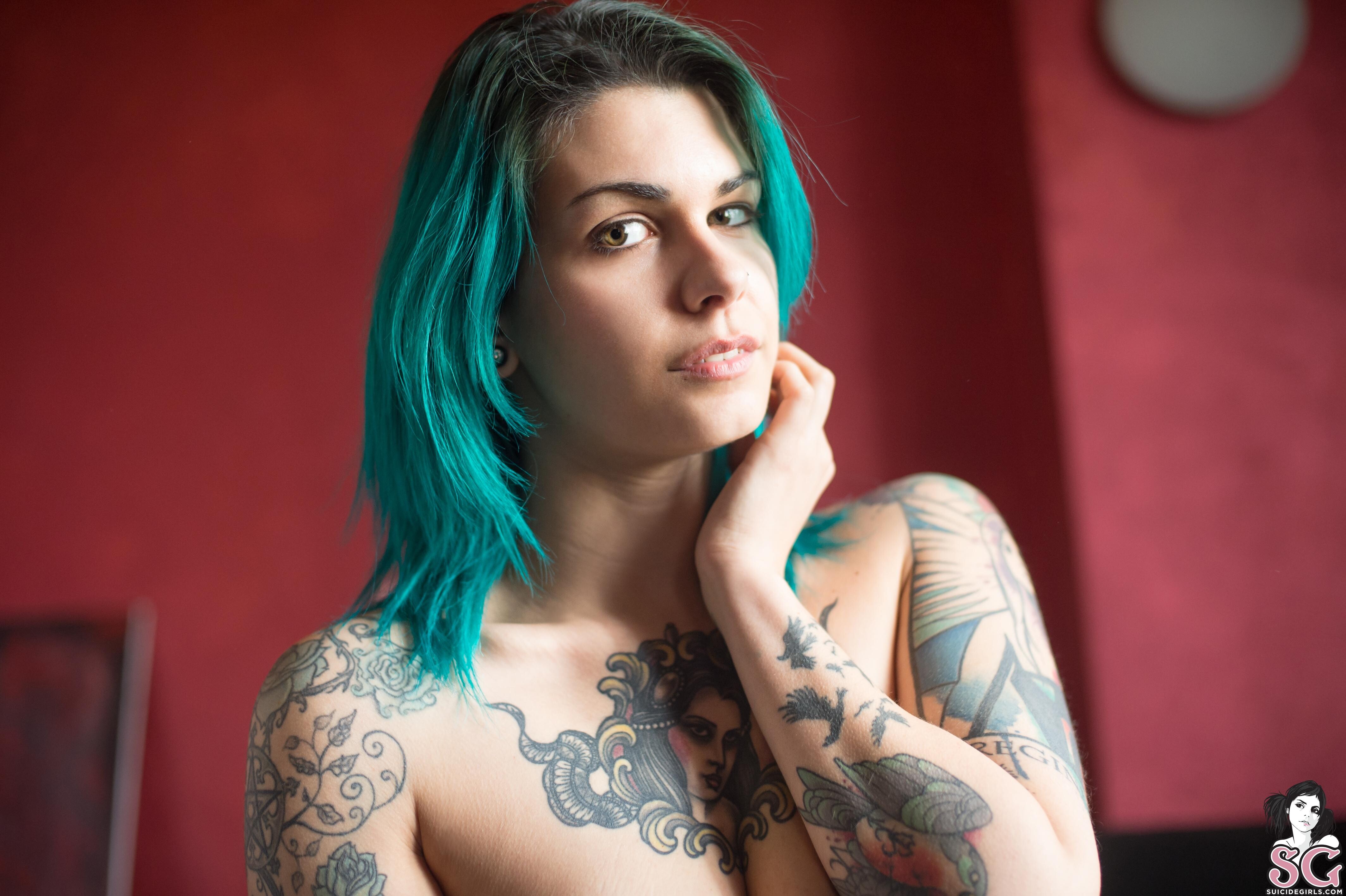 SuicideGirls-Ultima--Undress-Me-36.jpg